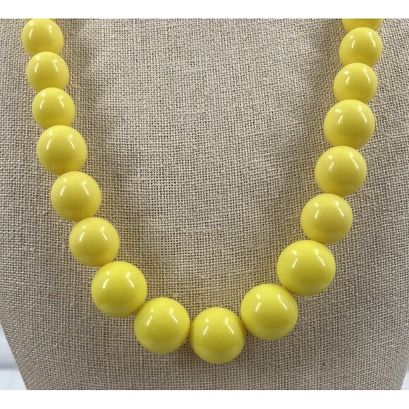Vintage Knotted Beaded Necklace Large Chunky Yellow Choker Necklace 11.5” Retro - Picture 2 of 7